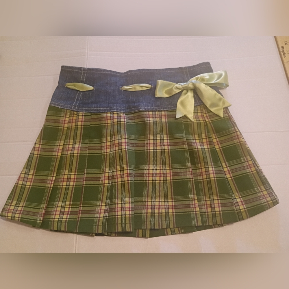 Izod Girls Green Plaid Mini Skirt with Denim Accent Sz 10‎